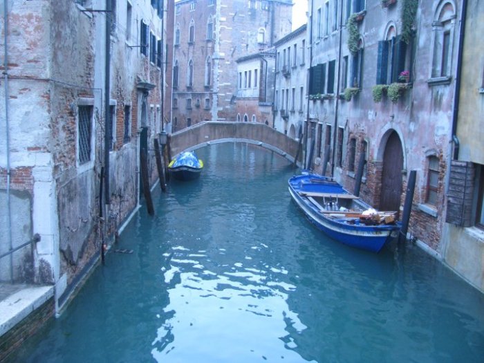 23620_10150134868395484_7493421_n